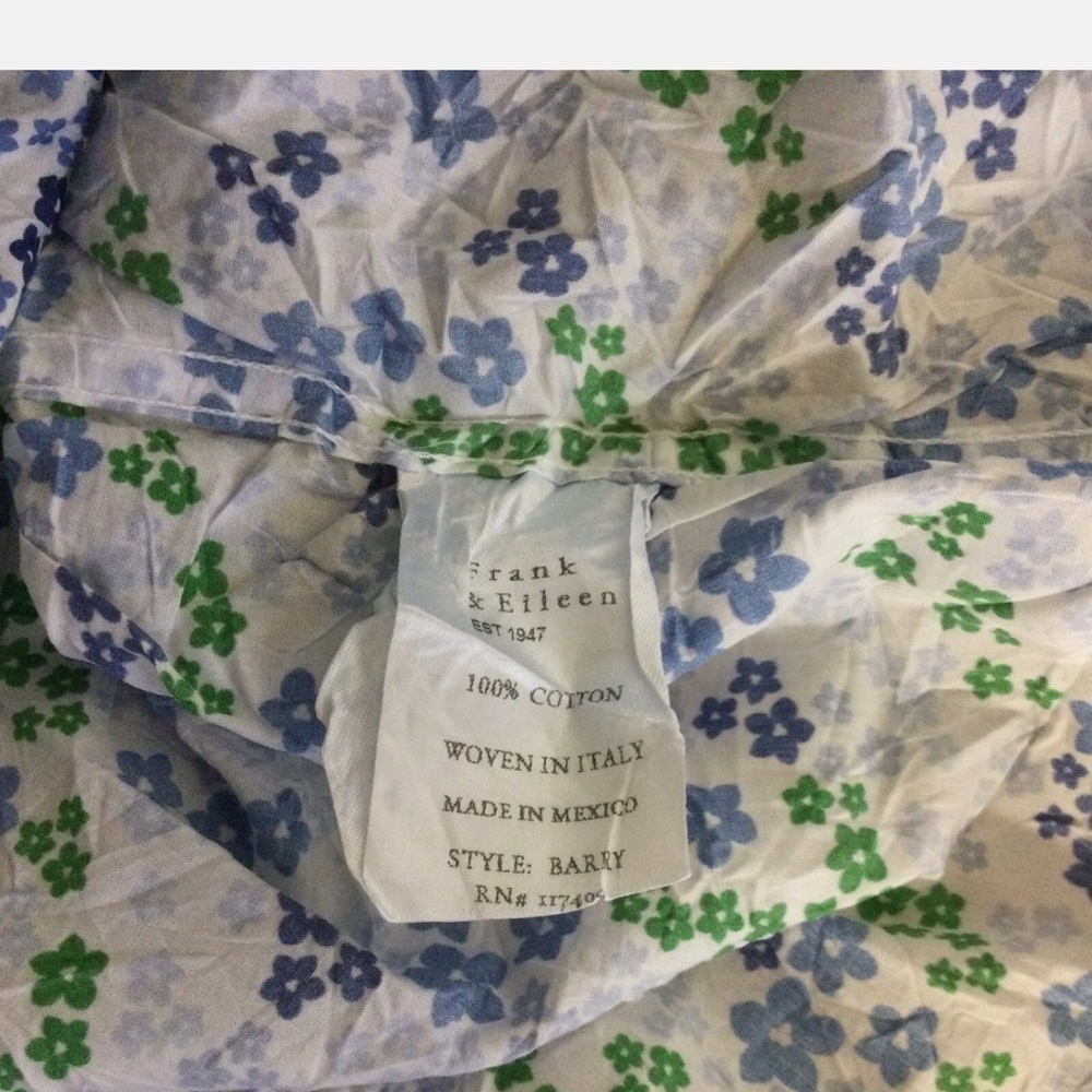 Frank & Eileen Blue and White Berry Crinkle Cotton Floral Button Down Shirt - Picture 3 of 8